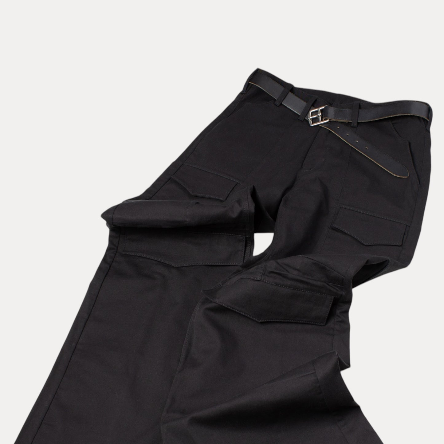 Amulet 10-Pocket Cargo (Black)