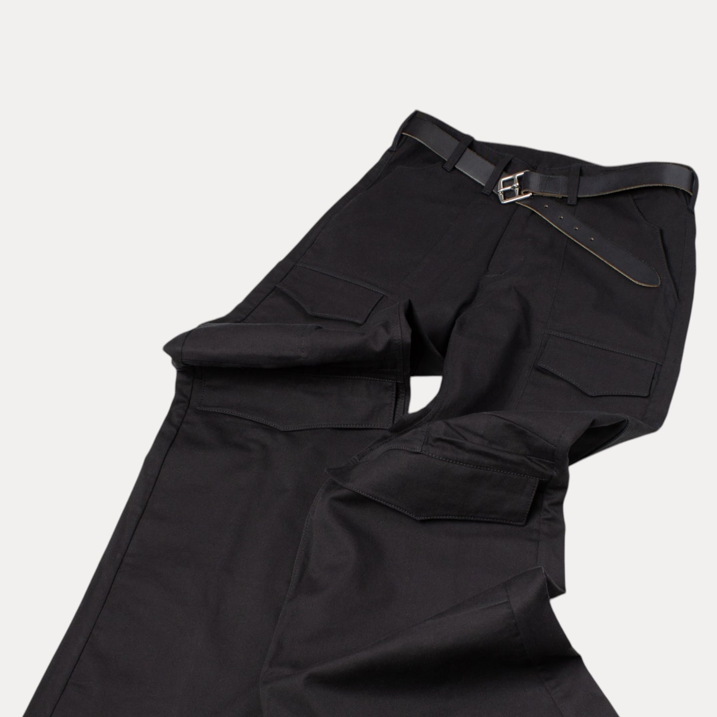 Amulet 10-Pocket Cargo (Black)
